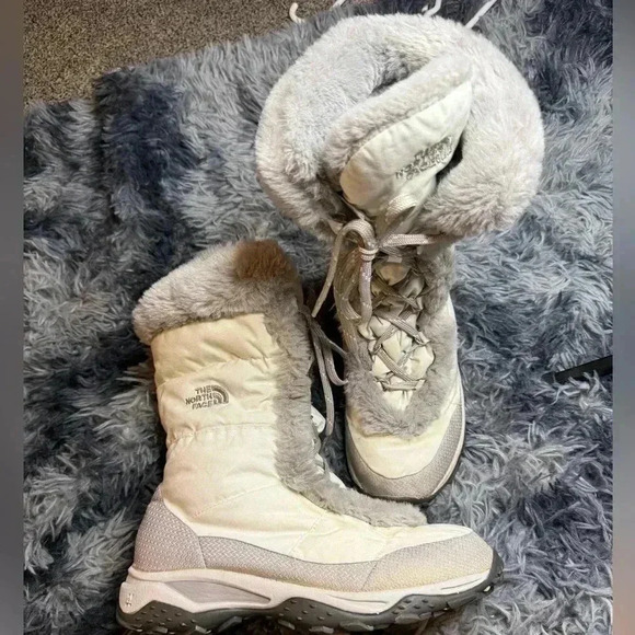 COPY - North Face Women snow boots - Picture 1 of 7